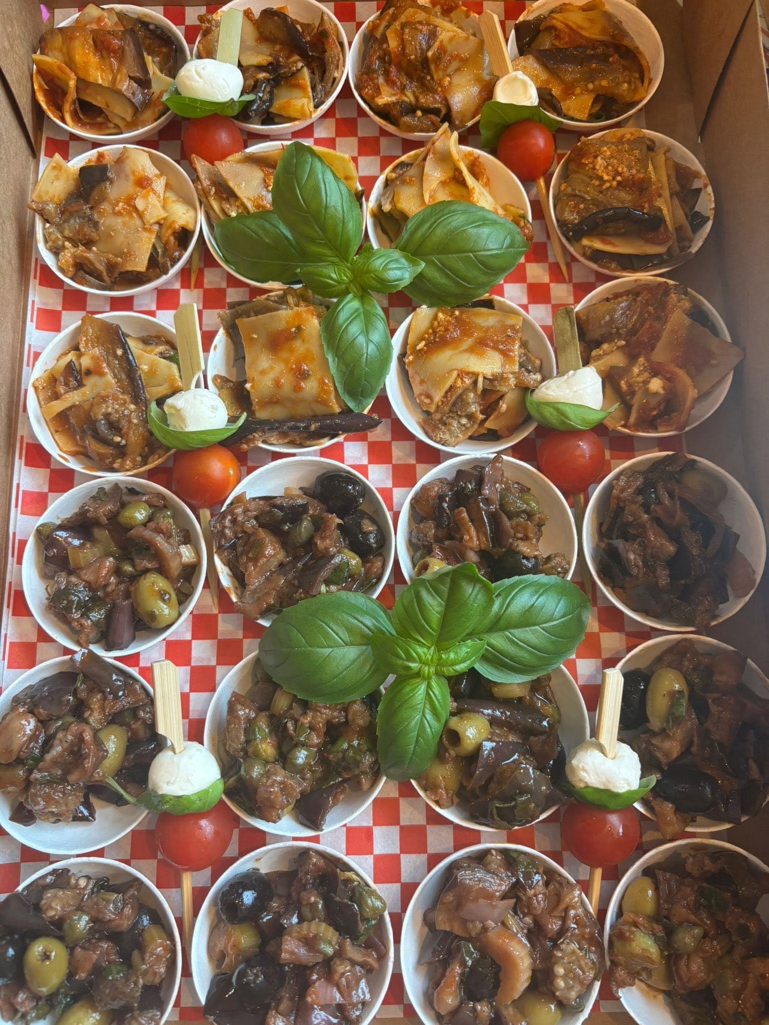 Plateaux d'antipasti préparés pour un événement