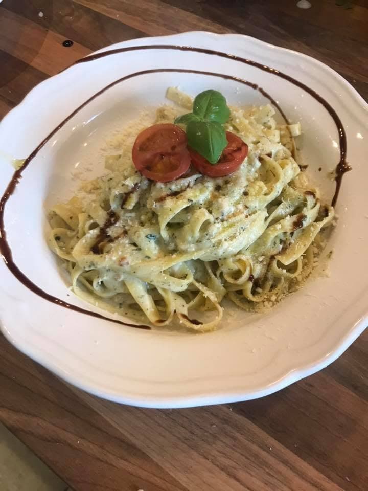 Tagliatelles pesto crème et tomates